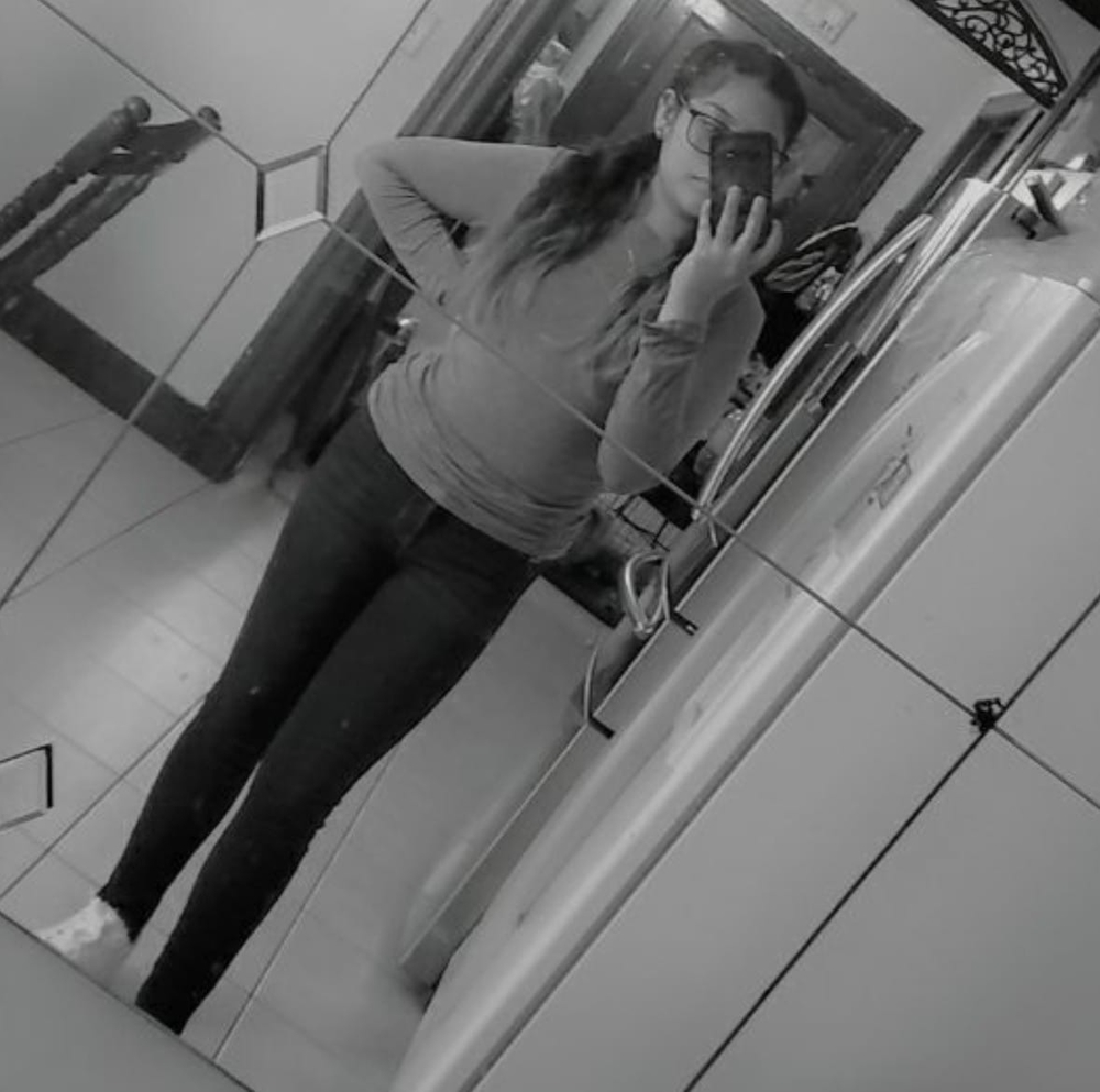 Meet your Posher, Yari